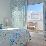 Luz De Conil Is A Modern Next To Playa Fontanilla Casa vacanze Conil De La Frontera