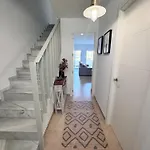 Luz De Conil Is A Modern Next To Playa Fontanilla Дом отдыха *