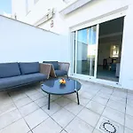 Дом отдыха Luz De Conil Is A Modern Next To Playa Fontanilla *