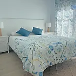 Дом отдыха Luz De Conil Is A Modern Next To Playa Fontanilla Кониль-де-ла-Фронтера