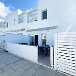 Дом отдыха Luz De Conil Is A Modern Next To Playa Fontanilla Кониль-де-ла-Фронтера