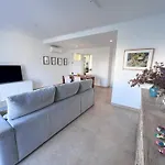 Luz De Conil Is A Modern Next To Playa Fontanilla Дом отдыха *