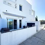 Luz De Conil Is A Modern Next To Playa Fontanilla Дом отдыха Кониль-де-ла-Фронтера