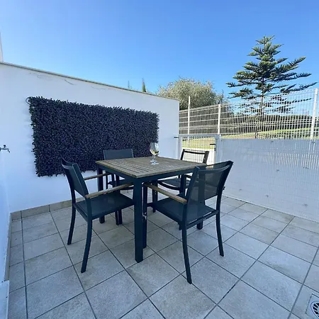 Holiday home Luz De Conil Is A Modern Next To Playa Fontanilla *