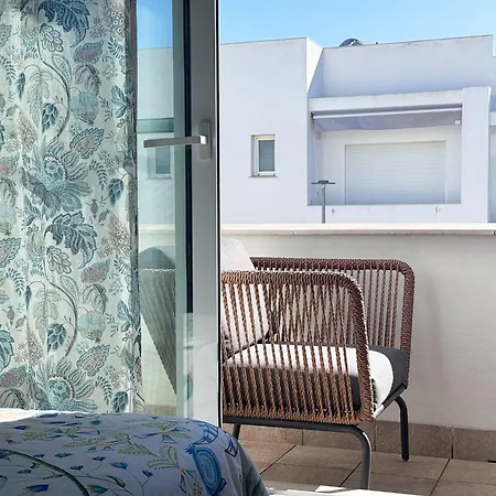 Semesterbostad Luz De Conil Is A Modern Next To Playa Fontanilla Conil De La Frontera