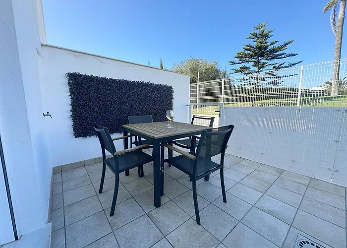 Holiday home Luz De Conil Is A Modern Next To Playa Fontanilla *