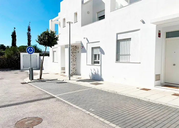 Luz De Conil Is A Modern Next To Playa Fontanilla