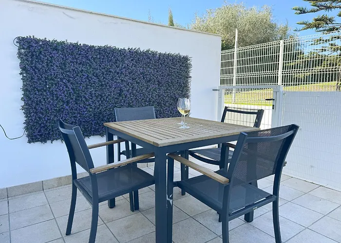 Luz De Conil Is A Modern Next To Playa Fontanilla *