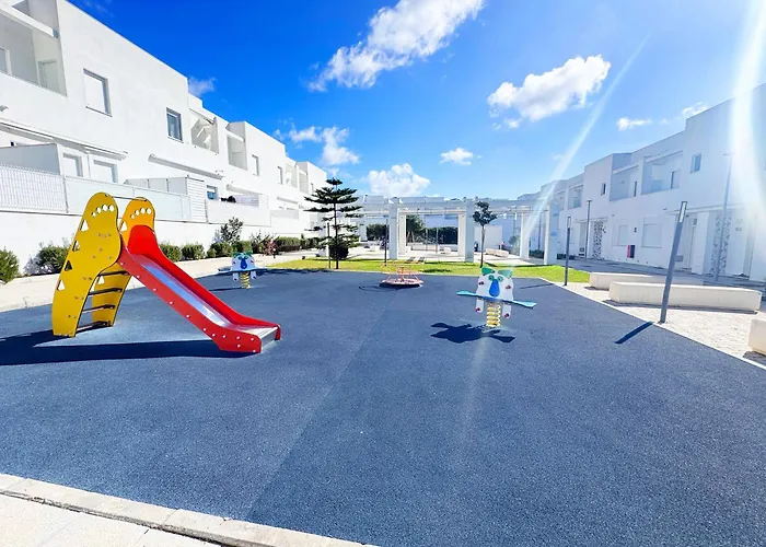 Holiday home Luz De Conil Is A Modern Next To Playa Fontanilla *