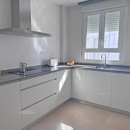 בית נופש Luz De Conil Is A Modern Next To Playa Fontanilla קוניל דה לה פרונטרה